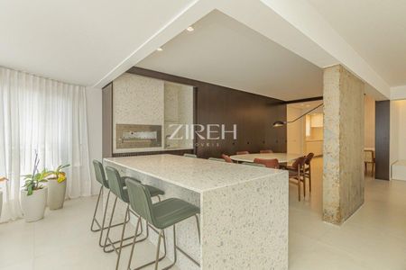 7_photo/94dce38581.a6bec35dfe214c29-ATLAS-3cd3a67b-244d-4e42-a16e-d5a794095f2f.jpg de apartamento à venda com 4 quartos, 249m² em Água Verde, Curitiba