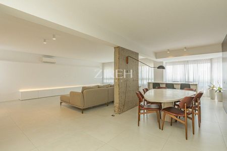 5_photo/94dce38581.a6bec35dfe214c29-ATLAS-c4be86e3-b9f3-461d-be64-c2b2d7872bf1.jpg de apartamento à venda com 4 quartos, 249m² em Água Verde, Curitiba