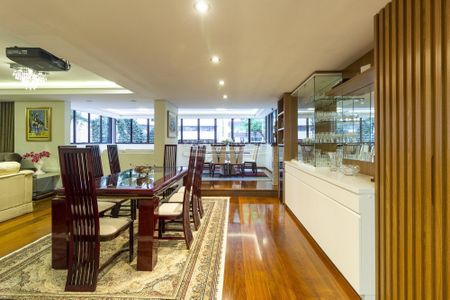 11_photo/94dce3858d.98cf39ec7952f033-ATLAS-44ca8be4-cd0b-45fb-9397-a83be6c718fe.jpg de apartamento à venda com 4 quartos, 240m² em Batel, Curitiba