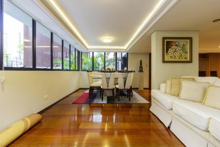 12_photo/94dce3858d.98cf39ec7952f033-ATLAS-667e98d7-a4eb-4ab7-987f-3f7ad1eab96b.jpg de apartamento à venda com 4 quartos, 240m² em Batel, Curitiba