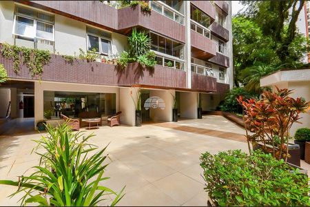 45_photo/94dce3858f.c0c7af3cef2f6784-ATLAS-81758a14-d817-44bf-8eea-e4b4e5a62fc5.jpg de apartamento à venda com 2 quartos, 110m² em Batel, Curitiba