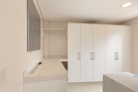 30_photo/94dce385b1.54a38a6bda5720ec-ATLAS-72c5f2d1-6a71-419d-80b0-bed7f3d1e1d3.jpg de apartamento à venda com 3 quartos, 263m² em Água Verde, Curitiba