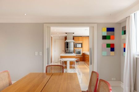 14_photo/94dce385b1.54a38a6bda5720ec-ATLAS-c2a3a6b4-0448-4e52-a2ee-d7ca7ce0d0f5.jpg de apartamento à venda com 3 quartos, 263m² em Água Verde, Curitiba