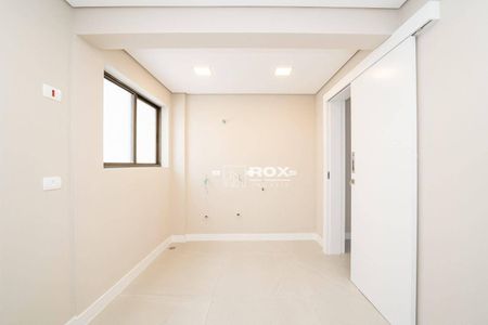 12_photo/94dce385bb.e82fc8f85c335298-ATLAS-4ebb8cb3-39aa-41fb-b2c1-b068f13f18dd.jpg de apartamento à venda com 3 quartos, 193m² em Água Verde, Curitiba