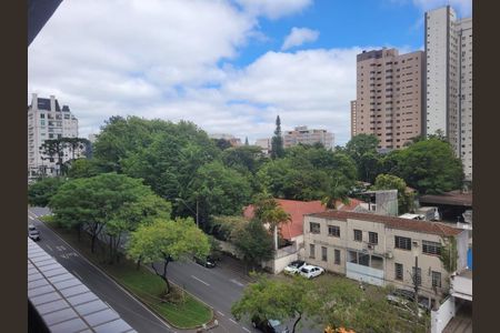 8_photo/94dce385c7.2a6ea5ee0634e351-ATLAS-a53ca8e1-5d36-4372-a9dc-e6579cd16729.jpg de apartamento para alugar com 1 quarto, 58m² em Água Verde, Curitiba