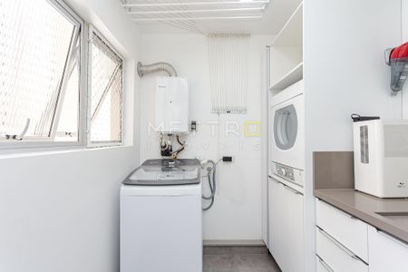 20_photo/94dce385d1.392d21d231deca5e-ATLAS-8f6a6b4f-c846-4c11-8b2e-3e29b348f8f3.jpg de apartamento à venda com 3 quartos, 165m² em Água Verde, Curitiba