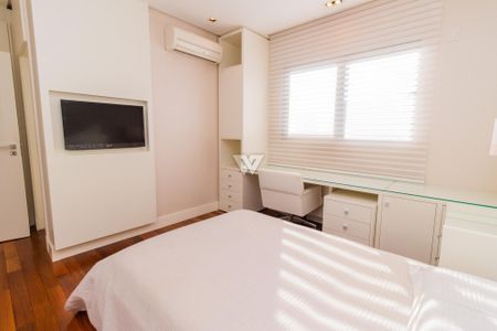 24_photo/94dce385d5.800d7b2d00eb5e46-ATLAS-624c38ac-e5aa-4eb2-bb26-a560b6ea3aac.jpg de apartamento à venda com 4 quartos, 395m² em Água Verde, Curitiba