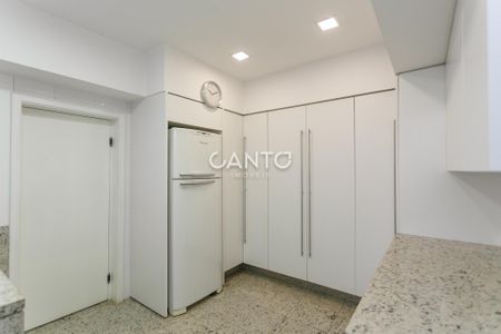 8_photo/94dce38605.32e9b3f9e6e59f3c-ATLAS-35375b59-edf3-4e29-8793-61b032a3dc56.jpg de apartamento à venda com 4 quartos, 242m² em Água Verde, Curitiba