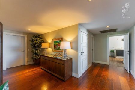 4_photo/94dce3860d.b33ace3b08240f59-ATLAS-ef15bf79-a0d8-4bd2-9e05-a6e08ffc9b9d.jpg de apartamento à venda com 4 quartos, 430m² em Água Verde, Curitiba