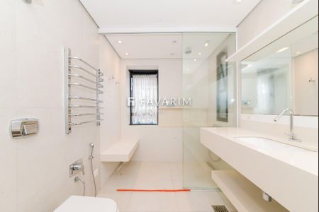 3_photo/94dce38637.826aa08d214c4ef3-ATLAS-dfc53a39-b1f0-42a1-b8e9-d65fb91e5d3f.jpg de apartamento à venda com 3 quartos, 197m² em Água Verde, Curitiba