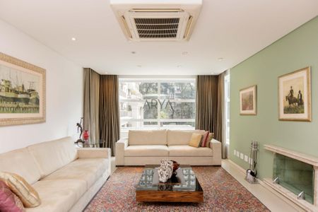 7_photo/94dce3866f.8f9f0f493f6a5d4d-ATLAS-4c18255a-bee5-453a-bb03-32a79a8e4f35.jpg de apartamento à venda com 4 quartos, 229m² em Água Verde, Curitiba