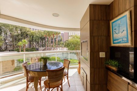 12_photo/94dce3866f.8f9f0f493f6a5d4d-ATLAS-e4ea13cc-7e44-466b-b3ee-9afb7ac731ef.jpg de apartamento à venda com 4 quartos, 229m² em Água Verde, Curitiba