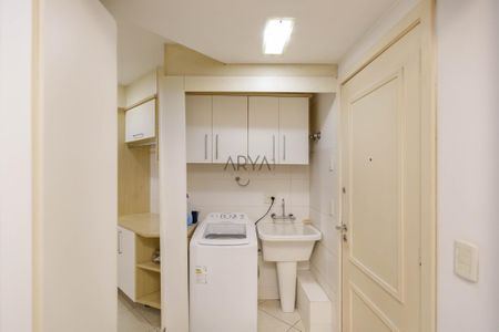 8_photo/94dce3866f.8f9f0f493f6a5d4d-ATLAS-fd1e8848-3a29-4615-a9a7-5eb4a5c77167.jpg de apartamento à venda com 4 quartos, 229m² em Água Verde, Curitiba