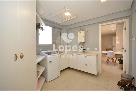 3_photo/94dce3866f.cc80a849dbb3670d-ATLAS-92ca70d0-b579-49eb-b5b6-ed51eef1568b.jpg de apartamento à venda com 4 quartos, 167m² em Água Verde, Curitiba