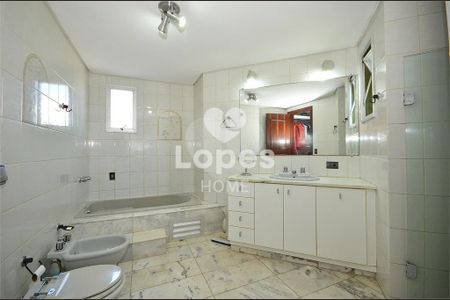 4_photo/94dce3866f.cc80a849dbb3670d-ATLAS-c35c8c22-0196-4d31-9c75-e841b7b4e143.jpg de apartamento à venda com 4 quartos, 167m² em Água Verde, Curitiba