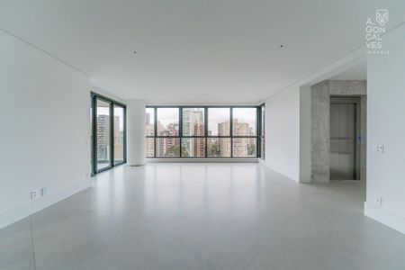 8_photo/94dce386d5.d7802dabf624b143-ATLAS-cd6bd439-f3db-48b5-87df-e7a15152b572.jpg de apartamento à venda com 3 quartos, 324m² em Água Verde, Curitiba