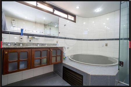 26_photo/94dce3872d.11ae8d6217f777ff-ATLAS-0bb77db1-fe0d-4836-9b01-75f8dfafa191.jpg de apartamento à venda com 4 quartos, 350m² em Água Verde, Curitiba