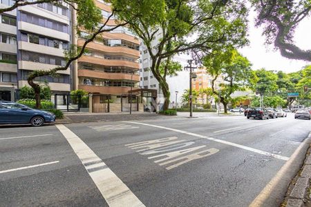 59_photo/94dce38733.107dcc1f2eda2b59-ATLAS-948aa485-81ef-48fb-9e71-4ff031a11e80.jpg de apartamento à venda com 4 quartos, 203m² em Rebouças, Curitiba