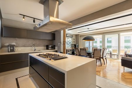 6_photo/94dce387c5.8d6cf4f241737a93-ATLAS-dee2f792-5cae-4ba9-8a11-08a8add97d6d.jpg de apartamento à venda com 4 quartos, 240m² em Água Verde, Curitiba