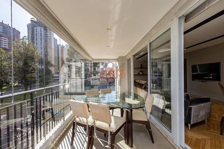 4_photo/94dce387c5.f032c2c97dfe1086-ATLAS-6da0706b-8a2a-433d-aae3-bb49c234db81.jpg de apartamento à venda com 4 quartos, 240m² em Água Verde, Curitiba