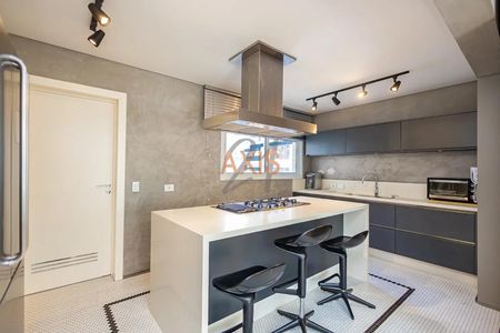 3_photo/94dce387c5.f032c2c97dfe1086-ATLAS-b2ab8a31-af64-408f-9500-a6a5e7918b6d.jpg de apartamento à venda com 4 quartos, 240m² em Água Verde, Curitiba