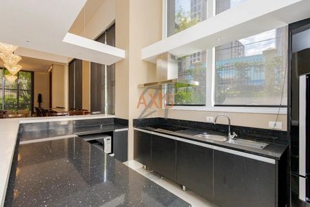 33_photo/94dce387c5.f032c2c97dfe1086-ATLAS-edf32232-e7a6-4901-8382-89a60a28ed64.jpg de apartamento à venda com 4 quartos, 240m² em Água Verde, Curitiba