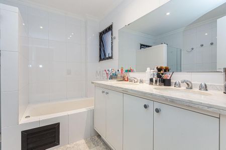 9_photo/94dce387fd.5a85c5bdfef41cf9-ATLAS-26999f91-1f82-4ae2-b8b8-7ca1a344bdd6.jpg de apartamento à venda com 3 quartos, 150m² em Água Verde, Curitiba