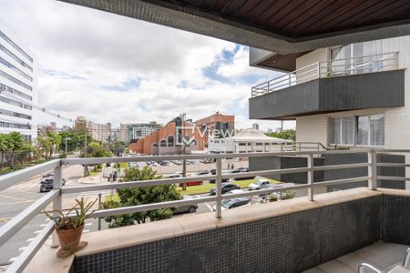 4_photo/94dce38825.c8f6257e799a0c7d-ATLAS-26bebad6-28f7-4fc4-9543-4b4e807ff712.jpg de apartamento à venda com 4 quartos, 181m² em Água Verde, Curitiba