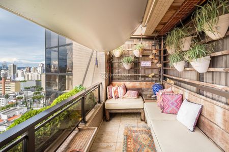 10_photo/94dce388c5.a76b026f19379a49-ATLAS-90a3e1cb-44b3-4e96-9ddd-c965a6342843.jpg de apartamento à venda com 4 quartos, 412m² em Batel, Curitiba