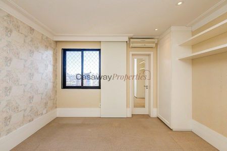 8_photo/94dce388eb.3d8ca3d7d95ad69b-ATLAS-37a9a9dd-b9a6-434f-aa55-7e9188f8a507.jpg de apartamento à venda com 3 quartos, 329m² em Batel, Curitiba