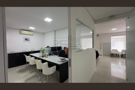 7_photo/94dce3892f.ab41e4e09fc2bc48-ATLAS-048a97a3-96ec-4cd4-a84e-61bd45408a27.jpg de casa à venda com 8 quartos, 250m² em Batel, Curitiba