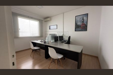 14_photo/94dce3892f.ab41e4e09fc2bc48-ATLAS-6a377a3c-67f6-4d7e-970e-8b5bd43c9177.jpg de casa à venda com 8 quartos, 250m² em Batel, Curitiba