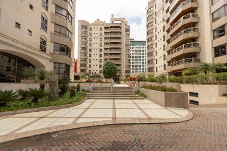 40_photo/94dce38a27.165fd9e2bbe8517e-ATLAS-7946fdf2-ae26-49e0-bef1-a1ef3dc9c06f.jpg de apartamento à venda com 4 quartos, 444m² em Batel, Curitiba