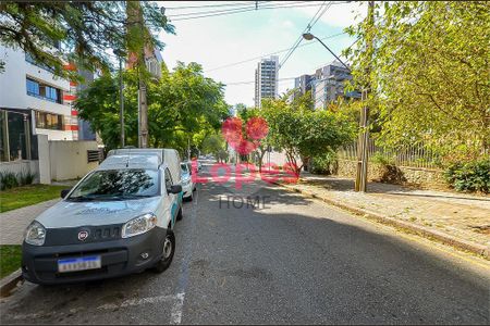 45_photo/94dce38af3.2bd6c31d73845aaa-ATLAS-847085aa-2abc-48c3-9cac-c8755e827d8b.jpg de apartamento à venda com 2 quartos, 95m² em Batel, Curitiba