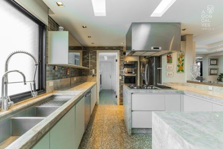 18_photo/94dce38af9.8dd2be06a111f6f7-ATLAS-a38df0da-4653-4d18-a30e-5c27ed69e9ce.jpg de apartamento à venda com 3 quartos, 303m² em Batel, Curitiba