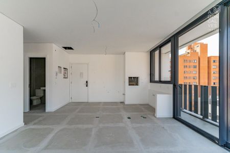 3_photo/94dce38b21.01c6d28a8d771a8e-ATLAS-042169c6-0de3-48ae-ba1a-37a08b78fdbd.jpg de apartamento à venda com 2 quartos, 78m² em Centro, Curitiba