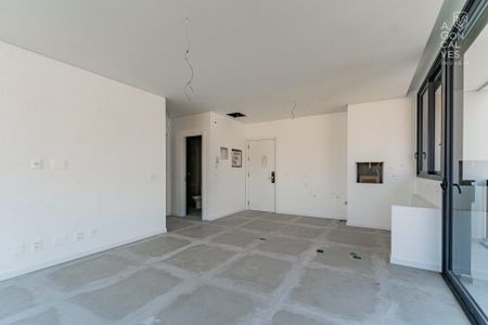 4_photo/94dce38b21.01c6d28a8d771a8e-ATLAS-0e2432f6-df92-4ba0-93b5-7c88aa53a283.jpg de apartamento à venda com 2 quartos, 78m² em Centro, Curitiba