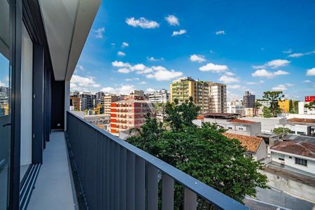 22_photo/94dce38b21.37f3dc474bd7109b-ATLAS-7a75bf3c-2be2-4d22-b4ae-3aef1180b28b.jpg de apartamento à venda com 2 quartos, 78m² em Centro, Curitiba