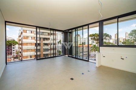 2_photo/94dce38b21.37f3dc474bd7109b-ATLAS-ababfab6-87d0-44a5-a83e-73b77e57243f.jpg de apartamento à venda com 2 quartos, 78m² em Centro, Curitiba