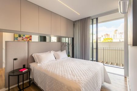 15_photo/94dce38b21.4c76522d6f3fa22e-ATLAS-202cf6bd-db3a-4b65-bc05-7841e12a290b.jpg de apartamento à venda com 1 quarto, 54m² em Centro, Curitiba