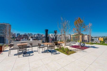 27_photo/94dce38b21.c10e29c9bb88220e-ATLAS-798791a2-a66d-4eef-bb49-dc17c65a72d8.jpg de apartamento à venda com 2 quartos, 78m² em Centro, Curitiba