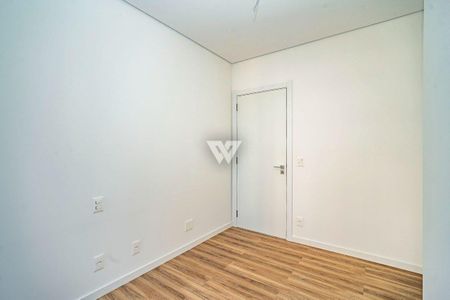 10_photo/94dce38b21.fbea8db8b35415ee-ATLAS-3f0968a9-f729-4498-9e3e-e6bb7a4d79a9.jpg de apartamento à venda com 2 quartos, 78m² em Centro, Curitiba