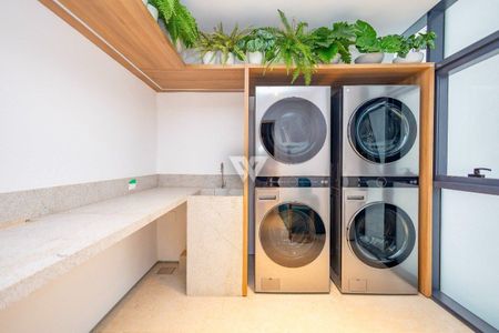 26_photo/94dce38b21.fbea8db8b35415ee-ATLAS-96c1db66-3c8d-4b05-96c9-6a4108b78bce.jpg de apartamento à venda com 2 quartos, 78m² em Centro, Curitiba