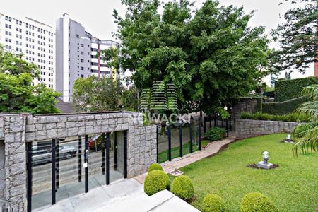 44_photo/94dce38ba1.64be89600eea995d-ATLAS-c507d64b-58e6-48bf-bc7a-62d9a6eb405e.jpg de apartamento à venda com 4 quartos, 220m² em Batel, Curitiba