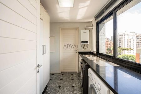 41_photo/94dce38ba1.c9b7d9694bd9e485-ATLAS-99ac1dc0-0829-45a5-a8f9-ad4e3bb0cda2.jpg de apartamento à venda com 4 quartos, 220m² em Batel, Curitiba