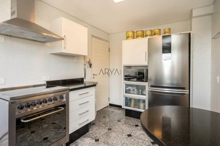 39_photo/94dce38ba1.c9b7d9694bd9e485-ATLAS-afdeed68-7ead-4601-8c7f-c2abd203940a.jpg de apartamento à venda com 4 quartos, 220m² em Batel, Curitiba