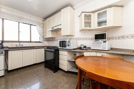 22_photo/94dce38bbf.919b131b9ebaae83-ATLAS-ed4fc88a-0eb0-48ba-98ce-8d7aad16aa37.jpg de apartamento à venda com 3 quartos, 157m² em Batel, Curitiba