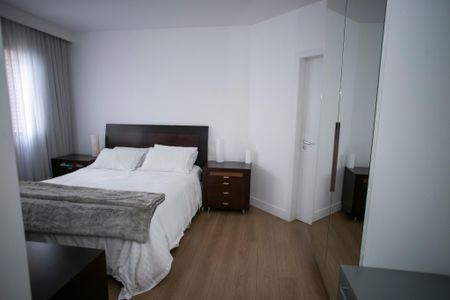 2_photo/94dce38bbf.f3189cc489d69288-ATLAS-17c8fa1a-73fe-435c-b659-b1f7e5f2ad70.jpg de apartamento à venda com 3 quartos, 156m² em Batel, Curitiba