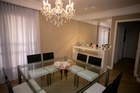 5_photo/94dce38bbf.f3189cc489d69288-ATLAS-d33293c4-cb3c-48bf-a75e-a9e9a3b5a133.jpg de apartamento à venda com 3 quartos, 156m² em Batel, Curitiba