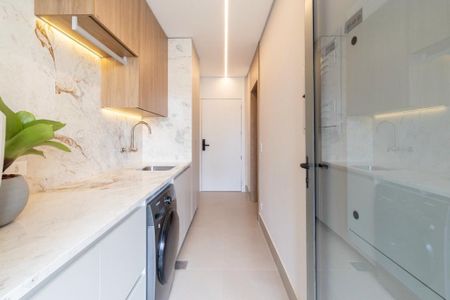 23_photo/94dce38bc7.c305c417db195344-ATLAS-0ee6a826-3b85-4831-b0e7-36f38d2e82bb.jpg de apartamento à venda com 3 quartos, 193m² em Batel, Curitiba